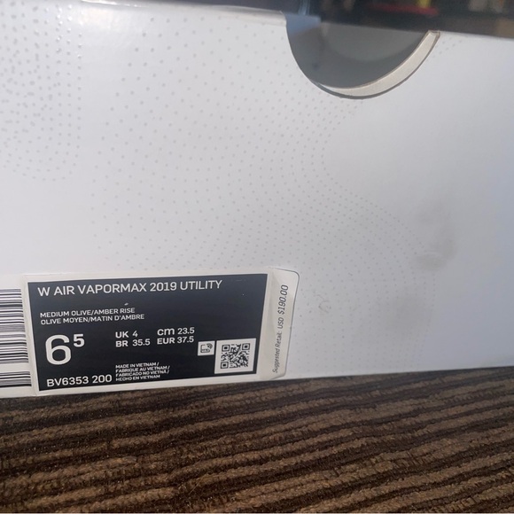 Women Nike Vapormax Utility - Picture 3 of 5